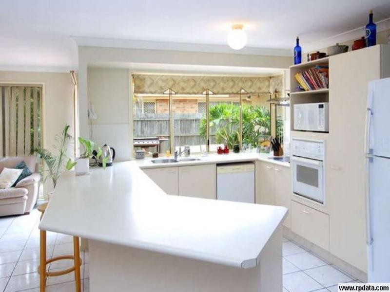 20 Camelot Cres, Middle Park QLD 4074