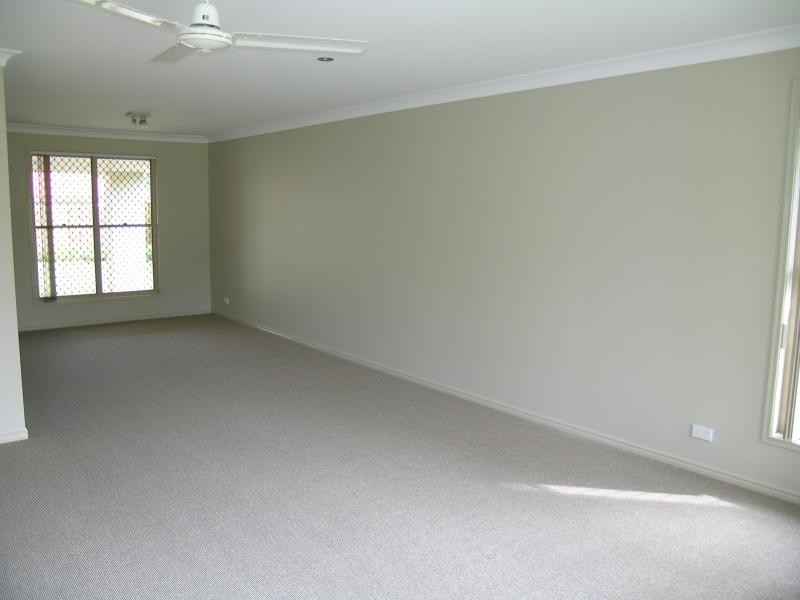 9 Chance Court, Springfield Lakes QLD 4300