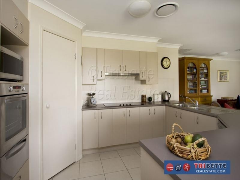 32 Brushwood Circuit, Forest Lake QLD 4078
