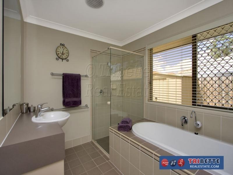 32 Brushwood Circuit, Forest Lake QLD 4078