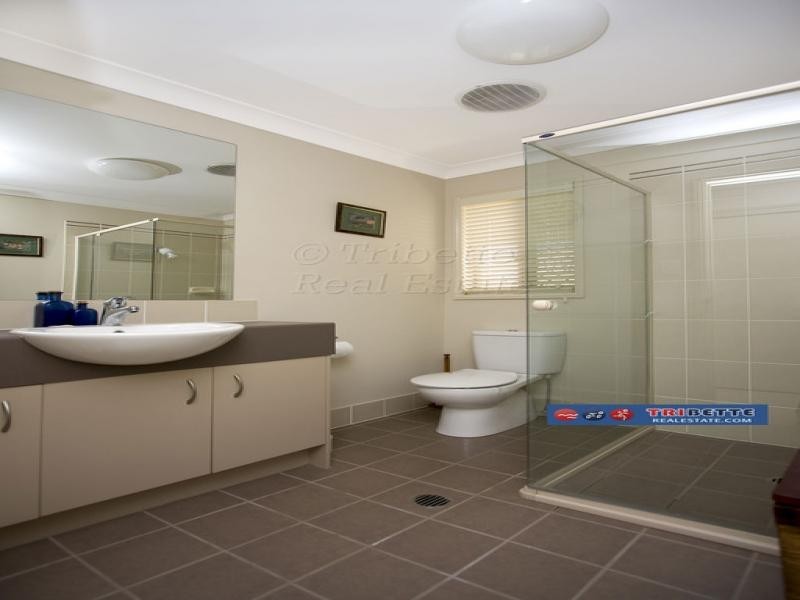 32 Brushwood Circuit, Forest Lake QLD 4078