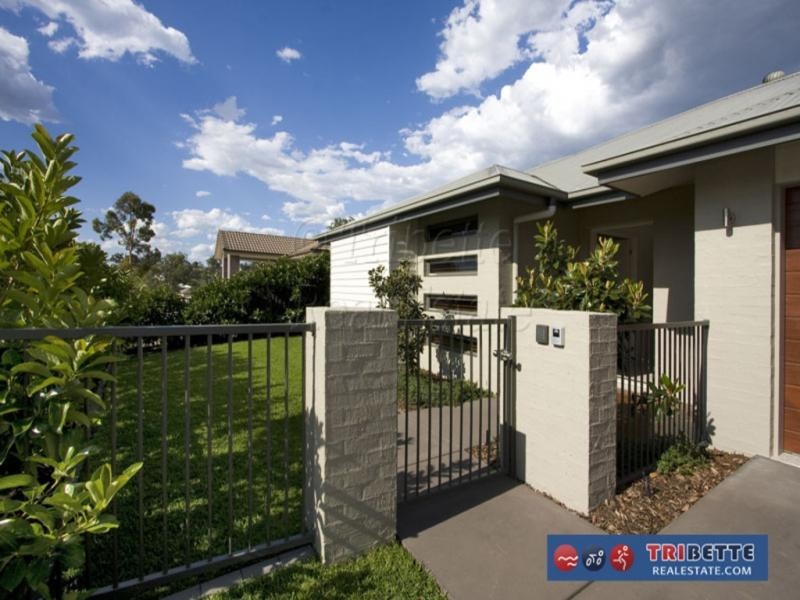 53 Hounslow Way, Seventeen Mile Rocks QLD 4073
