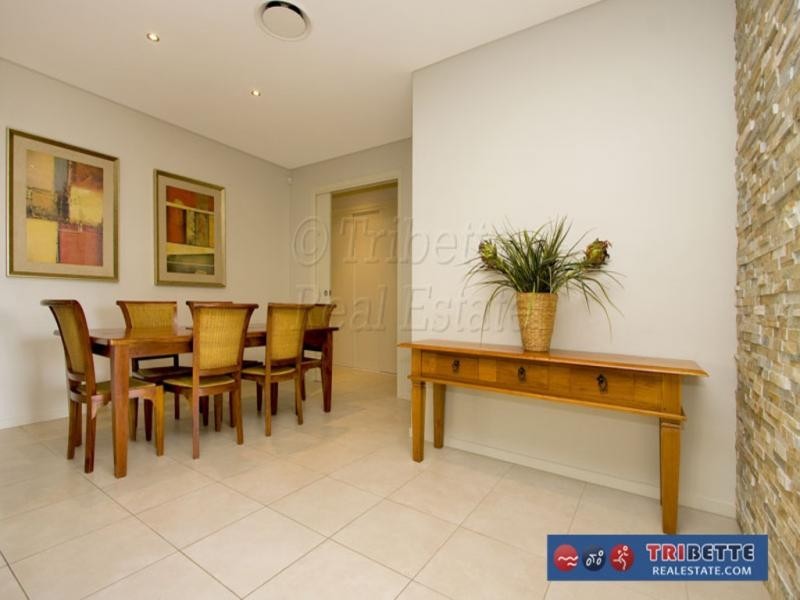 53 Hounslow Way, Seventeen Mile Rocks QLD 4073