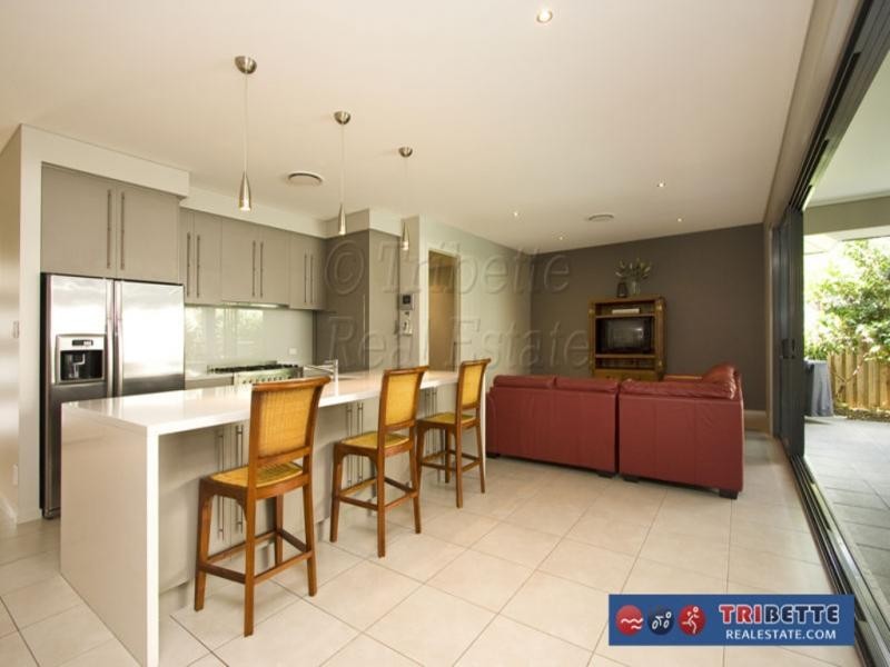 53 Hounslow Way, Seventeen Mile Rocks QLD 4073