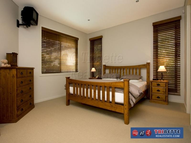 53 Hounslow Way, Seventeen Mile Rocks QLD 4073