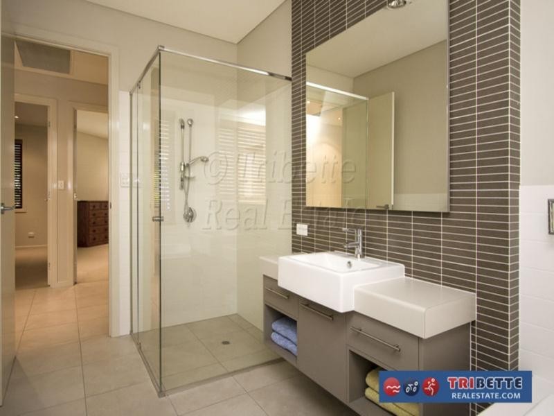 53 Hounslow Way, Seventeen Mile Rocks QLD 4073