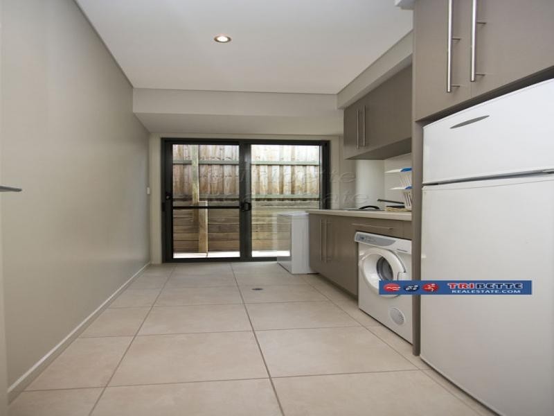 53 Hounslow Way, Seventeen Mile Rocks QLD 4073