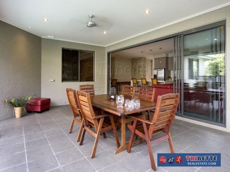 53 Hounslow Way, Seventeen Mile Rocks QLD 4073