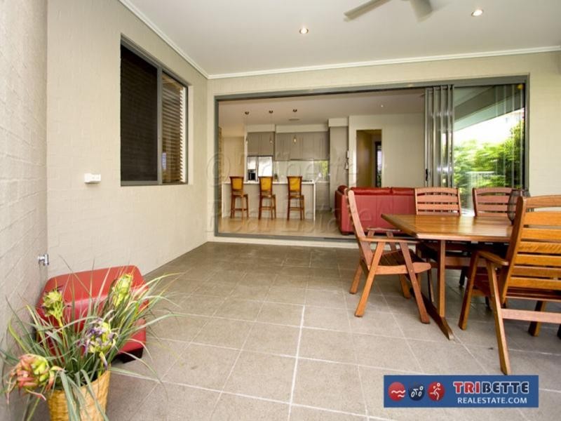 53 Hounslow Way, Seventeen Mile Rocks QLD 4073