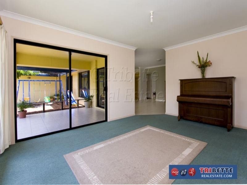 21 Edenbrooke Drive, Sinnamon Park QLD 4073
