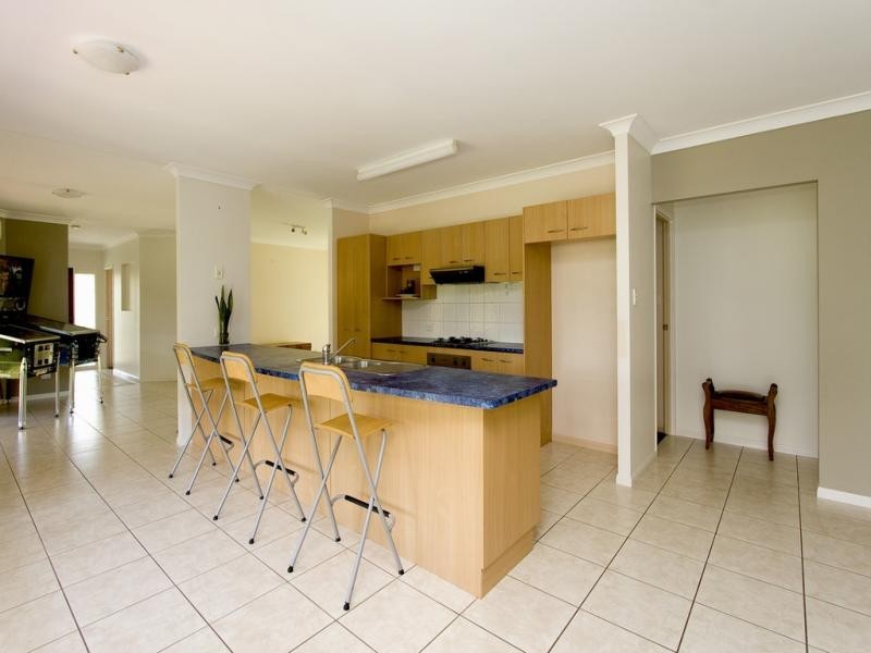 21 Edenbrooke Drive, Sinnamon Park QLD 4073