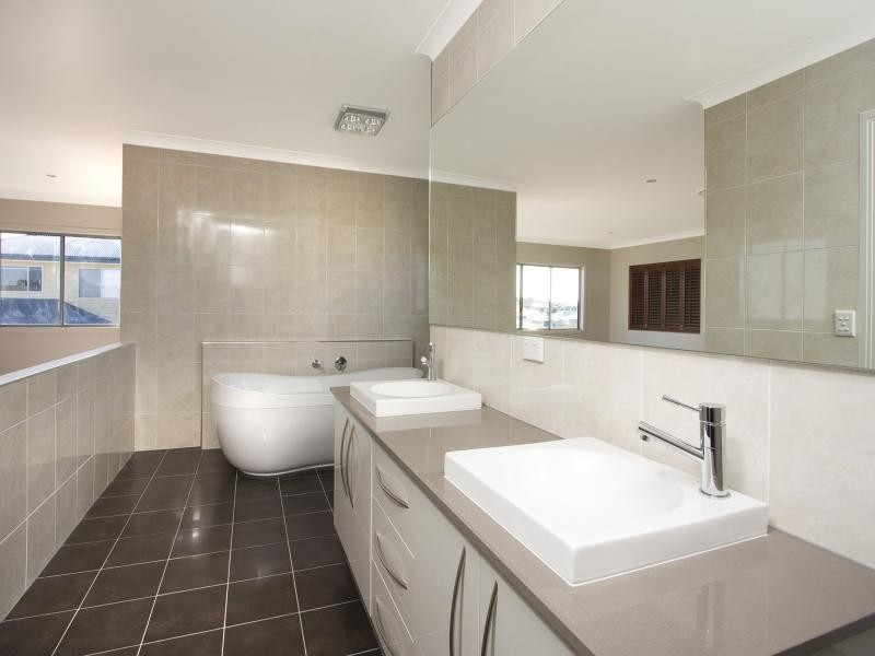 43 Condamine Drive, Sinnamon Park QLD 4073
