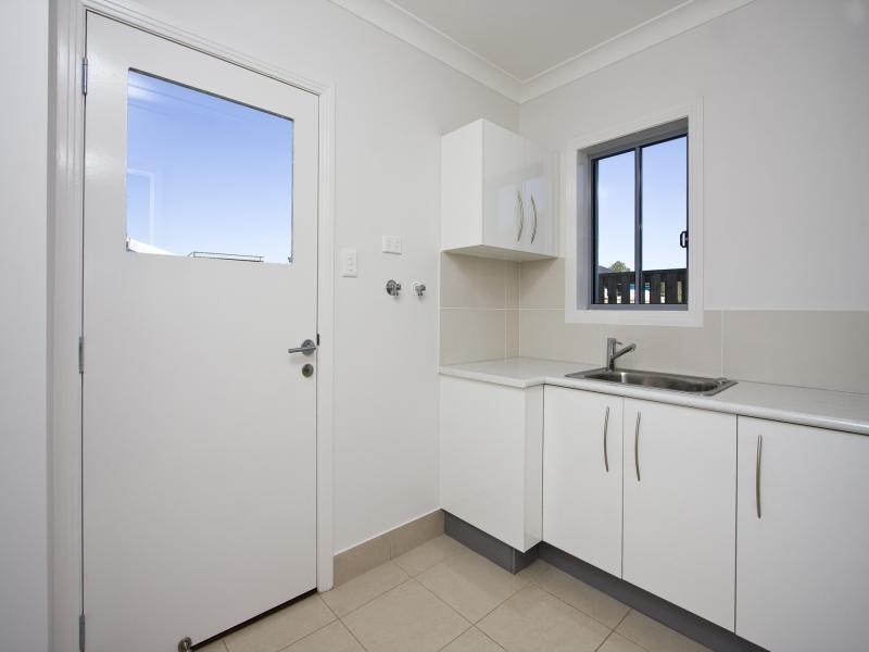 43 Condamine Drive, Sinnamon Park QLD 4073