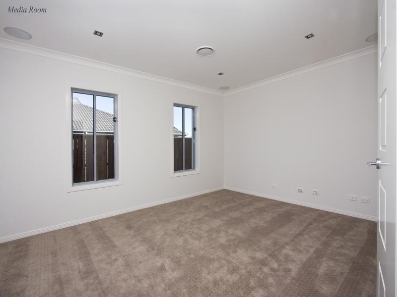 43 Condamine Drive, Sinnamon Park QLD 4073