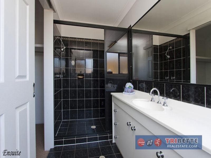 15 Wivenhoe Cct, Forest Lake QLD 4078