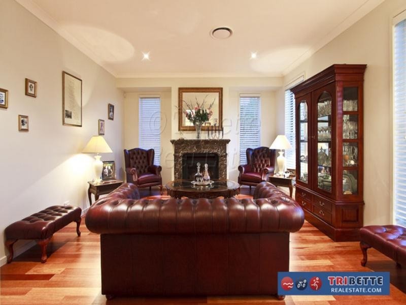 43 Barcoo Cres, Sinnamon Park QLD 4073