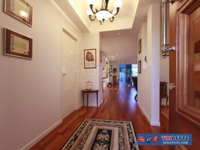 43 Barcoo Cres, Sinnamon Park QLD 4073