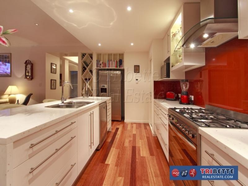 43 Barcoo Cres, Sinnamon Park QLD 4073