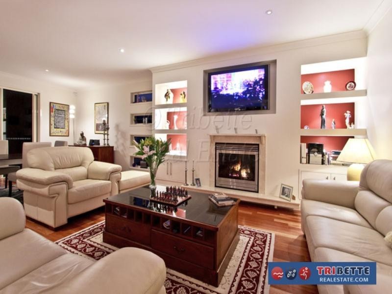 43 Barcoo Cres, Sinnamon Park QLD 4073