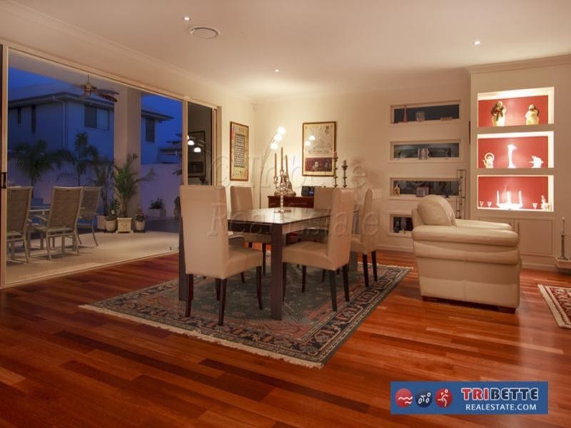 43 Barcoo Cres, Sinnamon Park QLD 4073