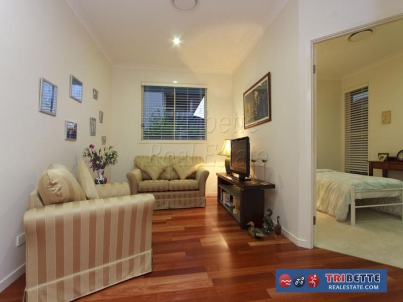 43 Barcoo Cres, Sinnamon Park QLD 4073