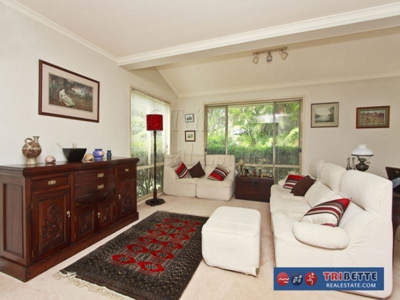 18 Peppertree St, Sinnamon Park QLD 4073