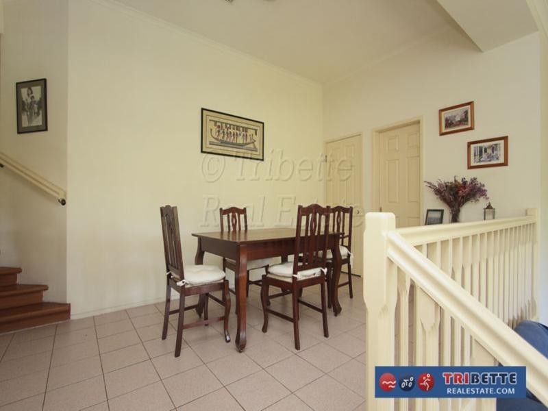 18 Peppertree St, Sinnamon Park QLD 4073