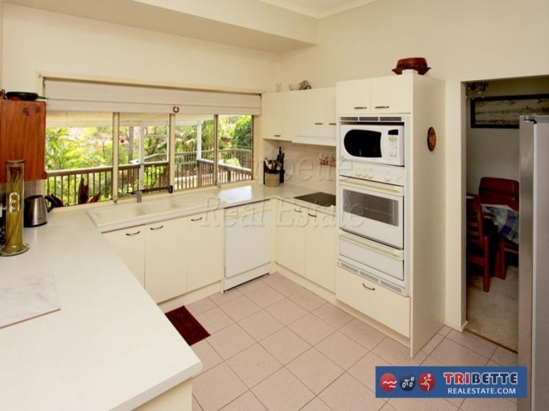18 Peppertree St, Sinnamon Park QLD 4073