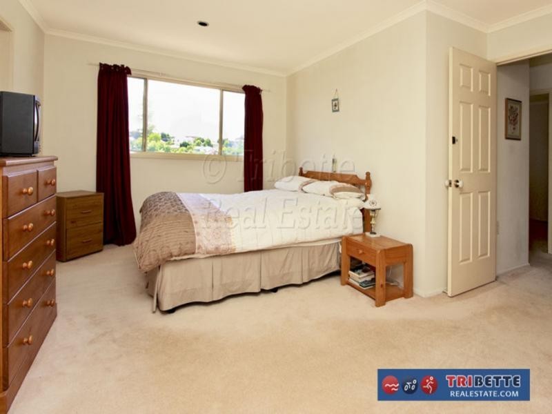 18 Peppertree St, Sinnamon Park QLD 4073