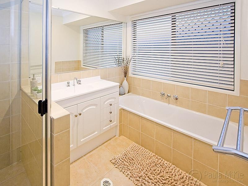 106 Lakeside Av, Springfield Lakes QLD 4300