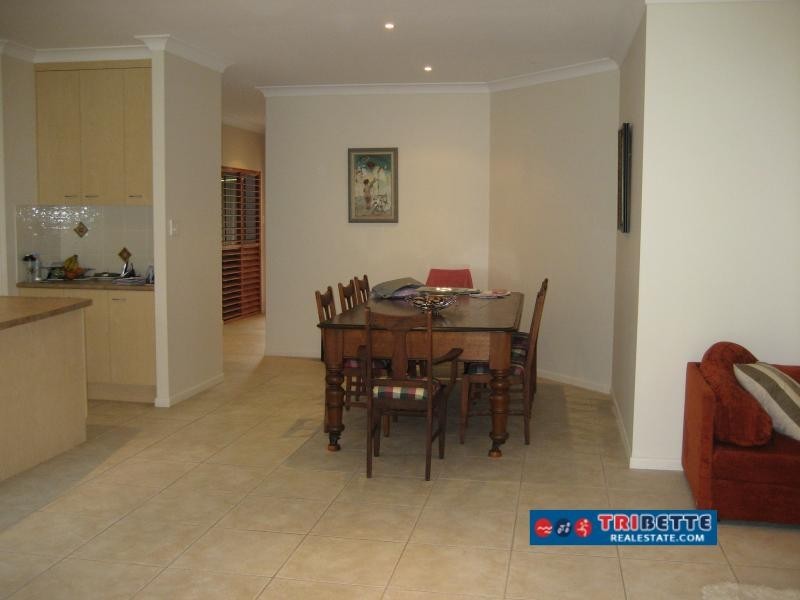 38 Furness Cr, Sinnamon Park QLD 4073