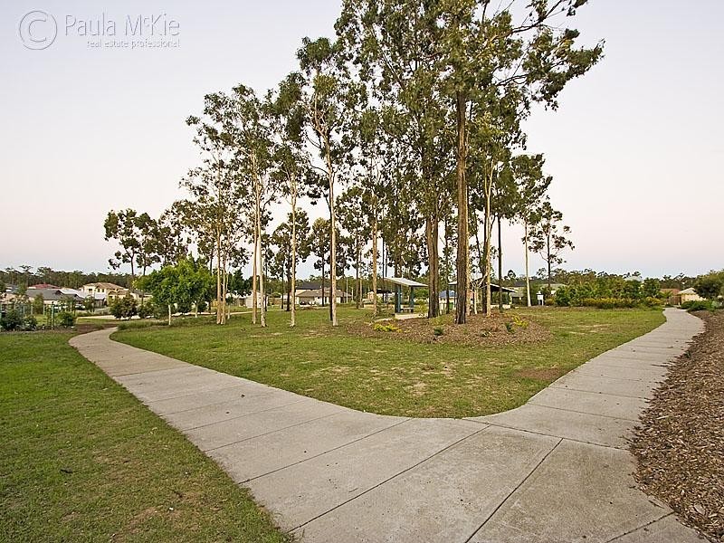 8 Lloyd Bird Cr, Springfield Lakes QLD 4300