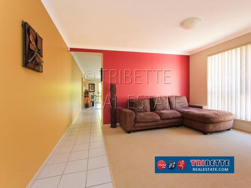 6 Snowy River Cct, Forest Lake QLD 4078