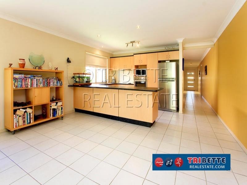 6 Snowy River Cct, Forest Lake QLD 4078