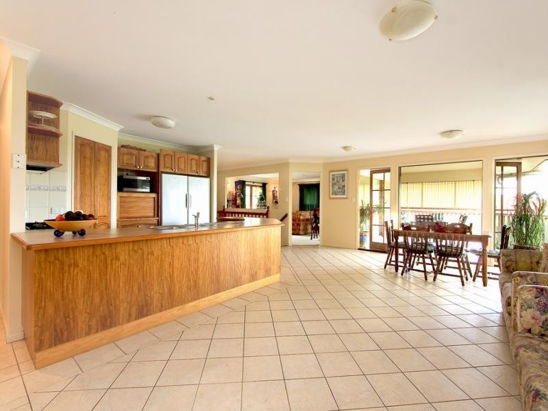 106 Glen Ross Road, Sinnamon Park QLD 4073