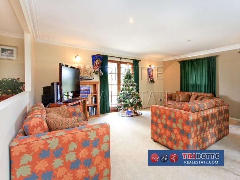 106 Glen Ross Road, Sinnamon Park QLD 4073