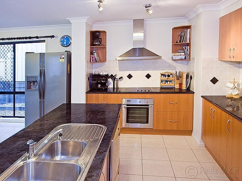 69 Lloyd Bird Cres, Springfield Lakes QLD 4300