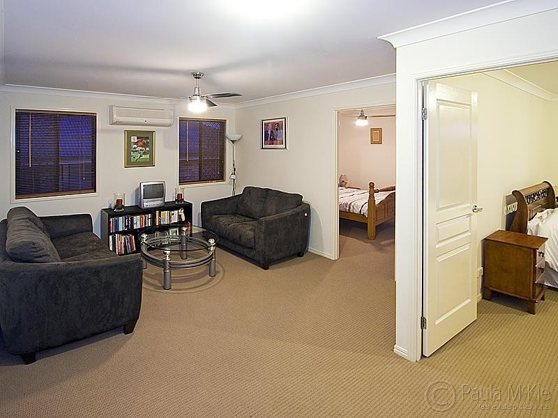 69 Lloyd Bird Cres, Springfield Lakes QLD 4300