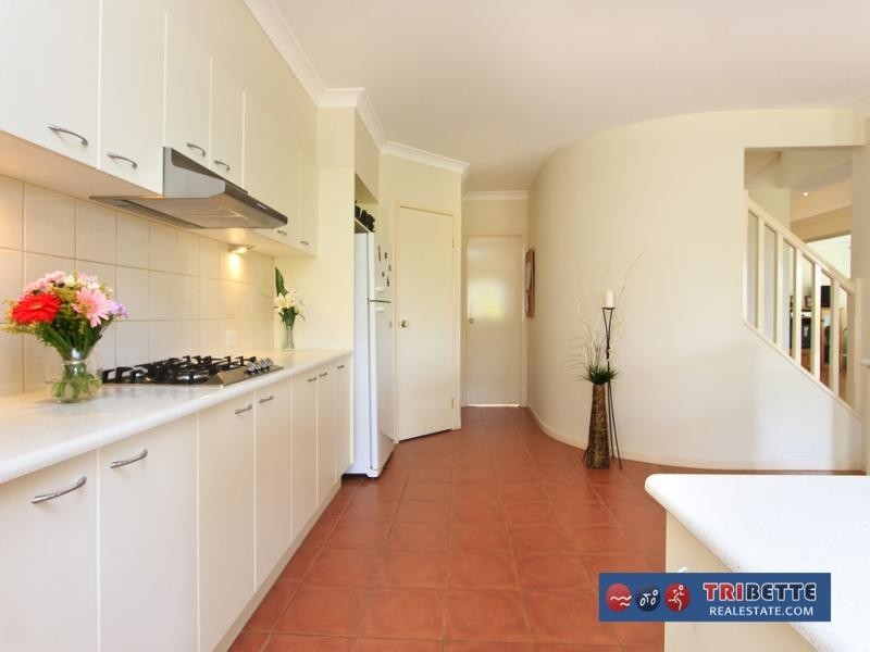 16 Colthouse Place, Sinnamon Park QLD 4073