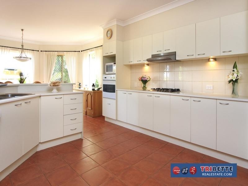 16 Colthouse Place, Sinnamon Park QLD 4073