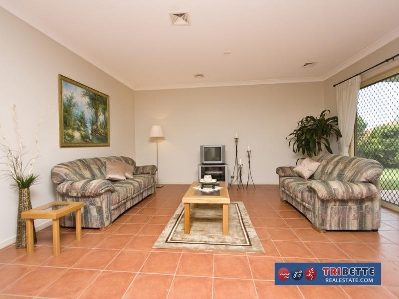 16 Colthouse Place, Sinnamon Park QLD 4073