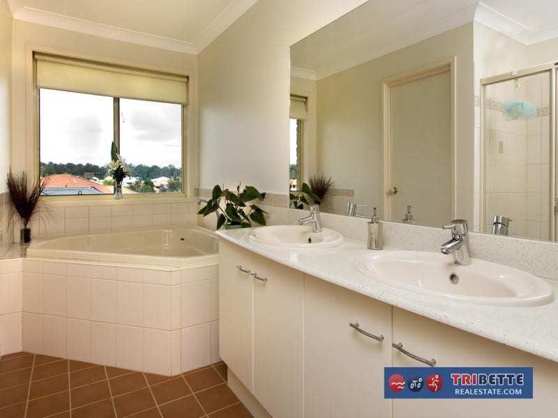 16 Colthouse Place, Sinnamon Park QLD 4073