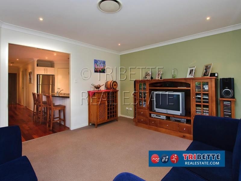 18 St Ives Circuit, Forest Lake QLD 4078