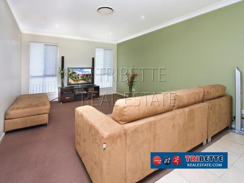 18 St Ives Circuit, Forest Lake QLD 4078