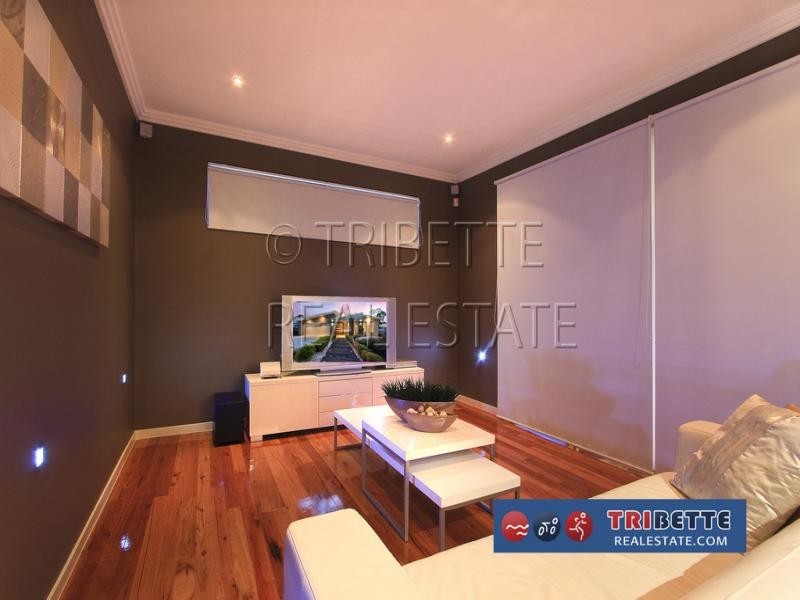 17 Casuarina Street, Seventeen Mile Rocks QLD 4073