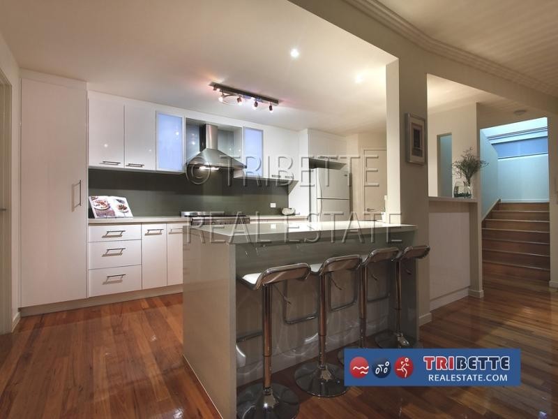 17 Casuarina Street, Seventeen Mile Rocks QLD 4073