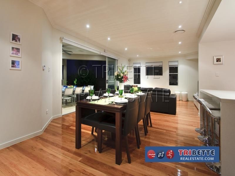 17 Casuarina Street, Seventeen Mile Rocks QLD 4073