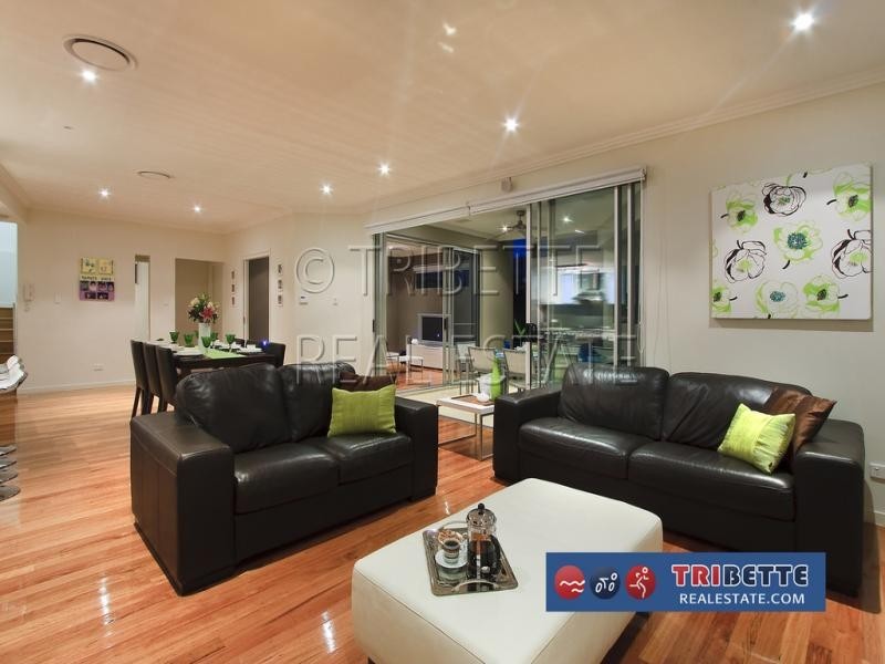 17 Casuarina Street, Seventeen Mile Rocks QLD 4073