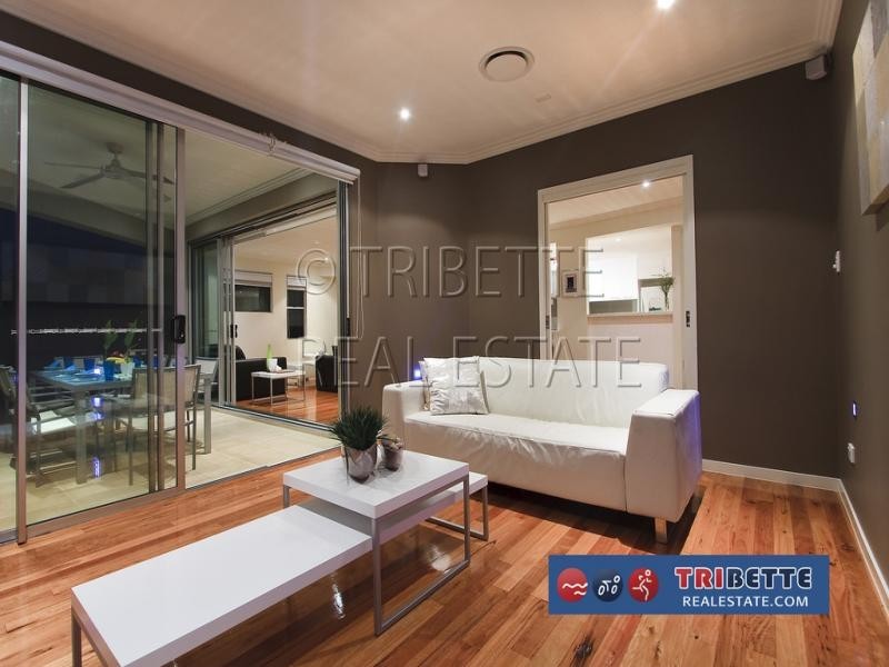 17 Casuarina Street, Seventeen Mile Rocks QLD 4073