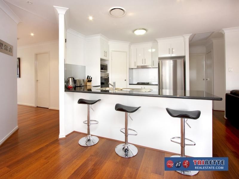 27 Christopher Place, Sinnamon Park QLD 4073